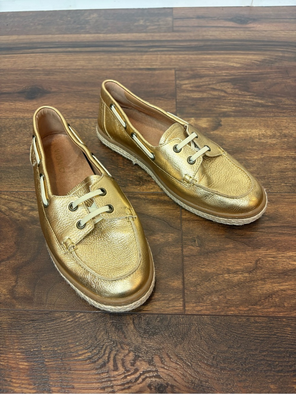 Vionic Bay Metallic Gold Leather Boat Loafer Slip On Women’s Shoes 9 1/2